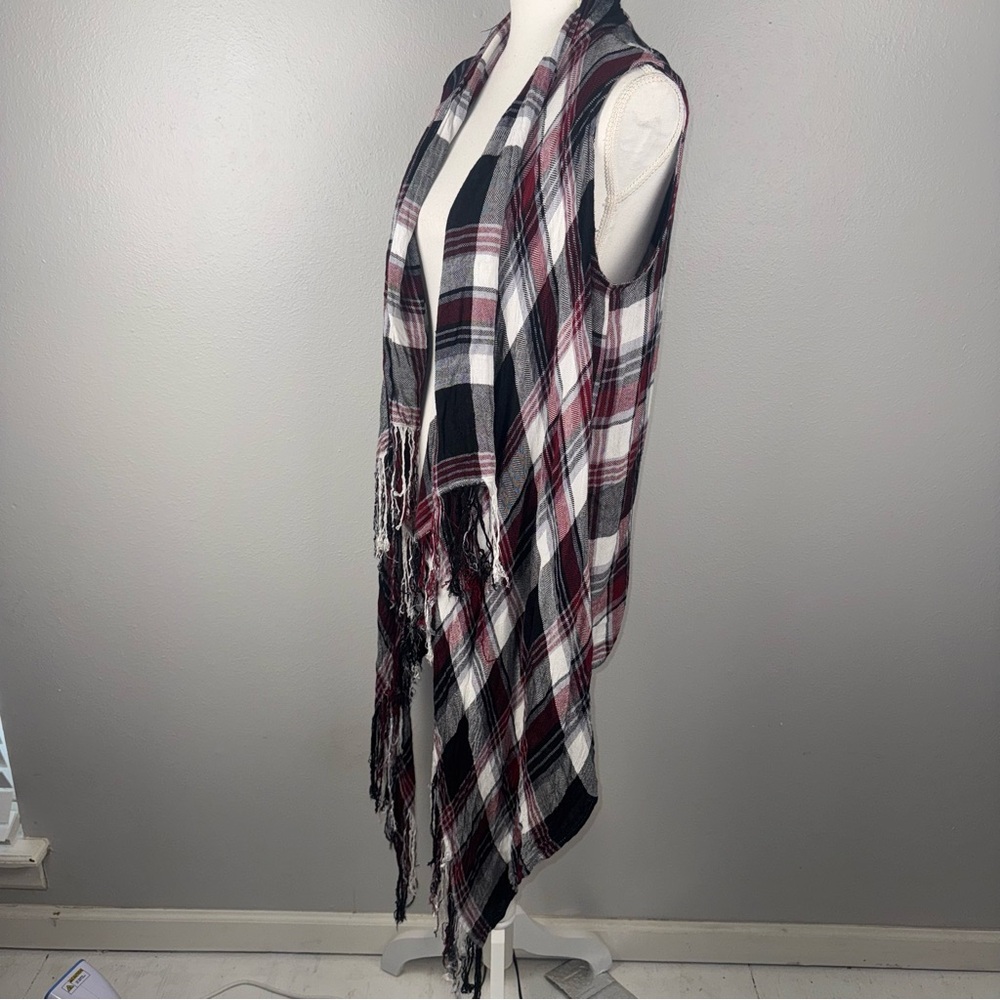 Altar'd State M Red Black‎ Plaid Sleeveless Cardigan Fringe Rustic Boho Grunge - Picture 2 of 8